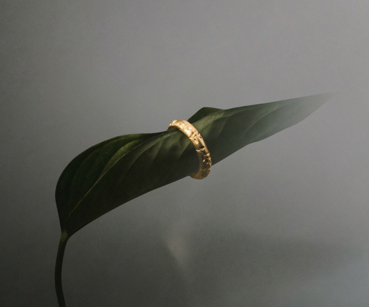 Solid Gold Olive Engraved D-Shape Ring