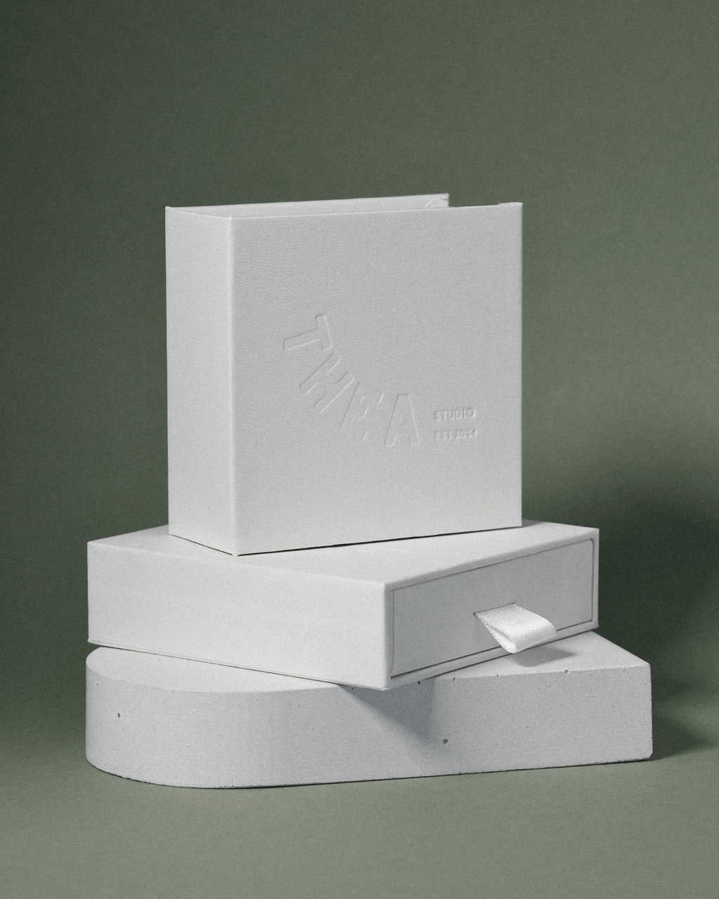 THEA jewelery white packaing boxes with embossing